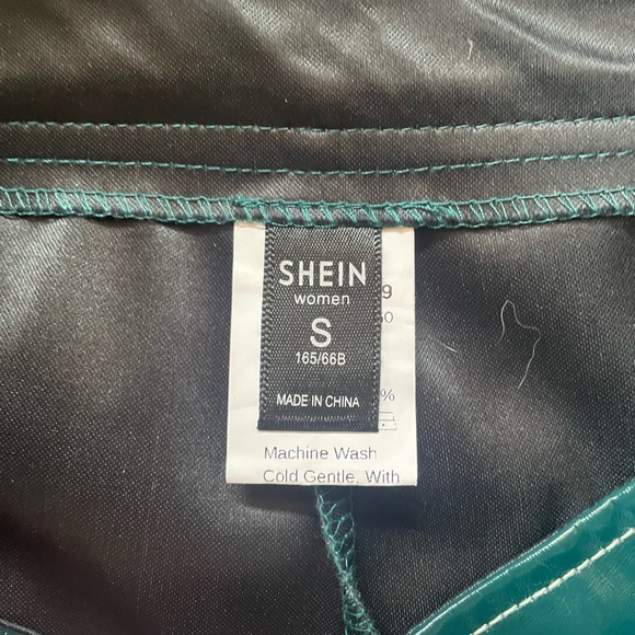 Fake Leather Green pants - Picture 3 of 4